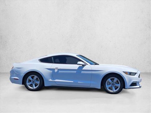 Used 2016 Ford Mustang Coupe RWD image 4
