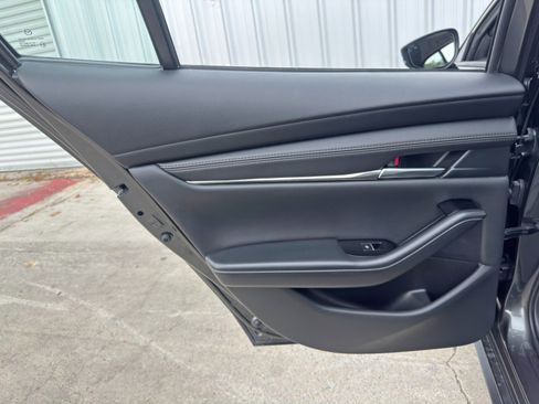 Used 2025 MAZDA MAZDA3 s image 39