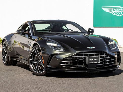 Used 2025 Aston Martin V8 Vantage Coupe RWD image 1