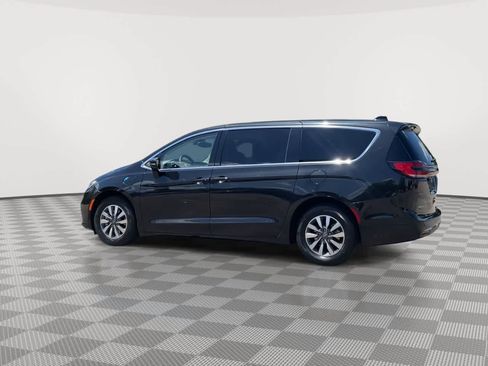 Used 2024 Chrysler Pacifica Limited FWD image 6