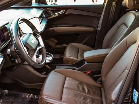 Used 2023 Audi Q4 e-tron Premium Plus w/ Premium Plus image 32