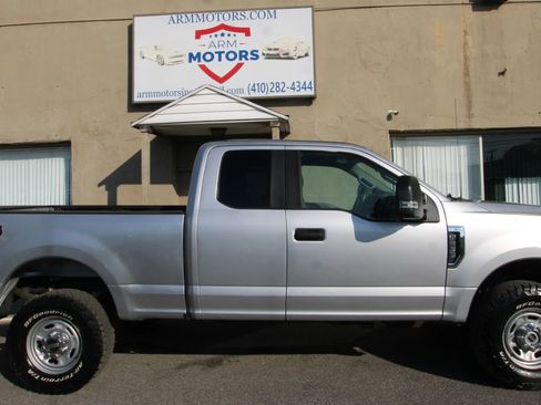 Used 2018 Ford F250 XL w/ Power Equipment Group image 4