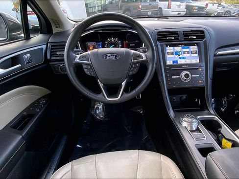 Used 2018 Ford Fusion Titanium FWD image 6