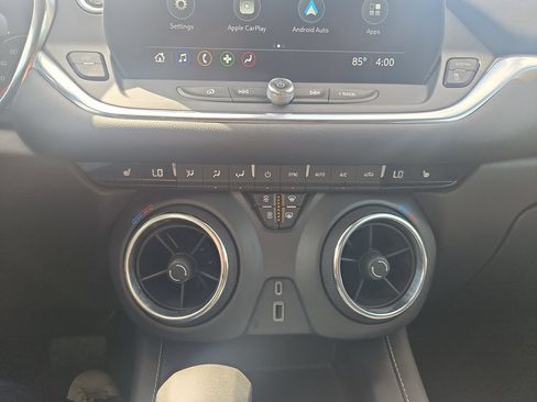 Used 2025 Chevrolet Blazer LT AWD/4WD image 12