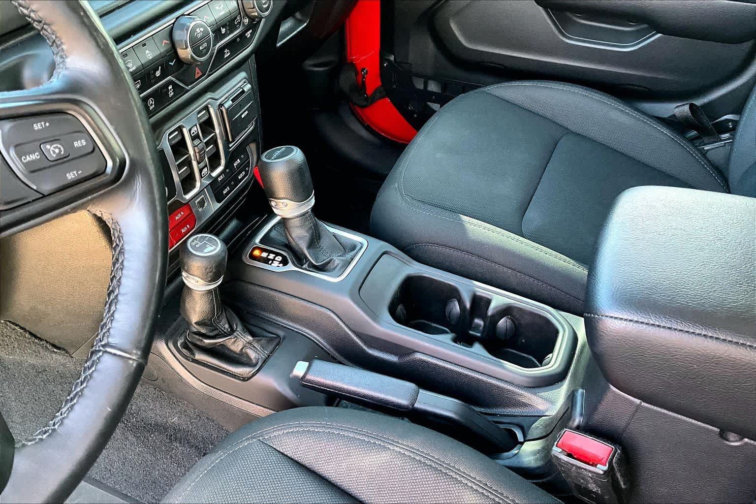 Used 2021 Jeep Gladiator Sport AWD/4WD image 13