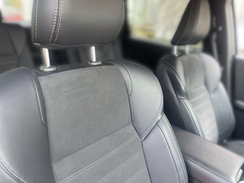 Used 2025 Mitsubishi Outlander SE AWD/4WD image 43