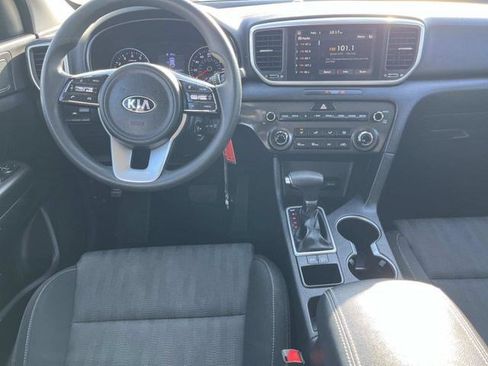 Certified 2020 Kia Sportage LX image 9