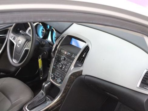 Used 2012 Buick Verano FWD image 12