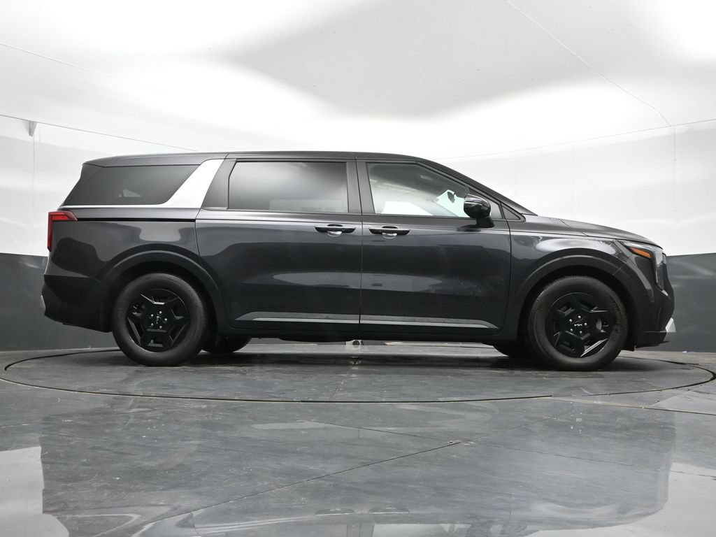 Used 2025 Kia Carnival FWD image 43