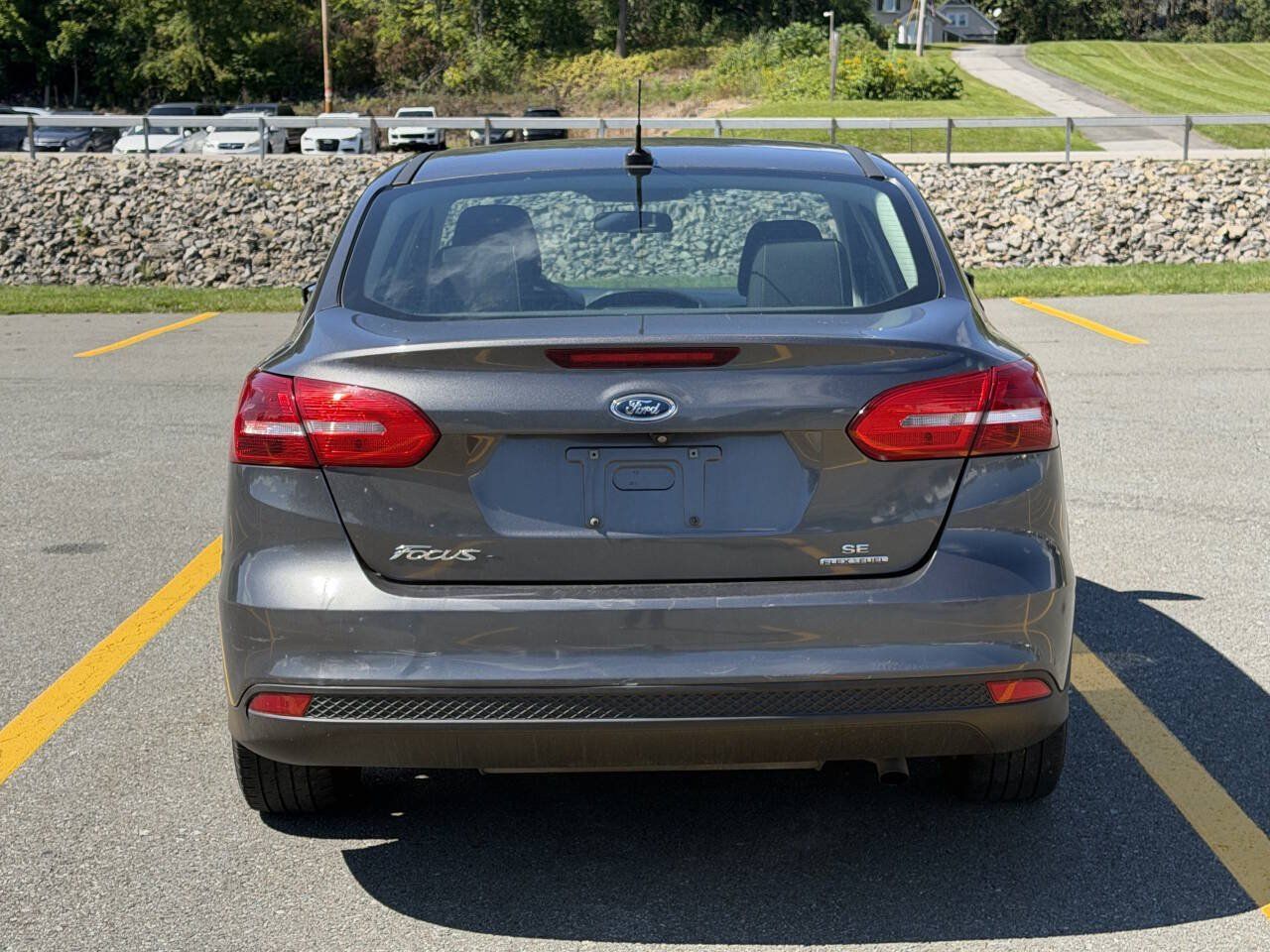 Used 2015 Ford Focus SE FWD image 5