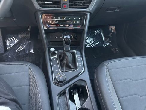 New 2026 Volkswagen Taos SE image 12