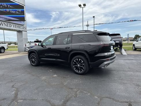Used 2026 Chevrolet Traverse LT w/ Sun and Wheel Package AWD/4WD image 3