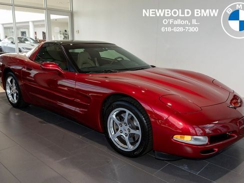 Used 2004 Chevrolet Corvette Coupe w/ Roof Package RWD image 1