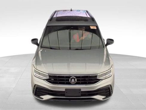 Used 2023 Volkswagen Tiguan SE R-Line AWD/4WD image 2