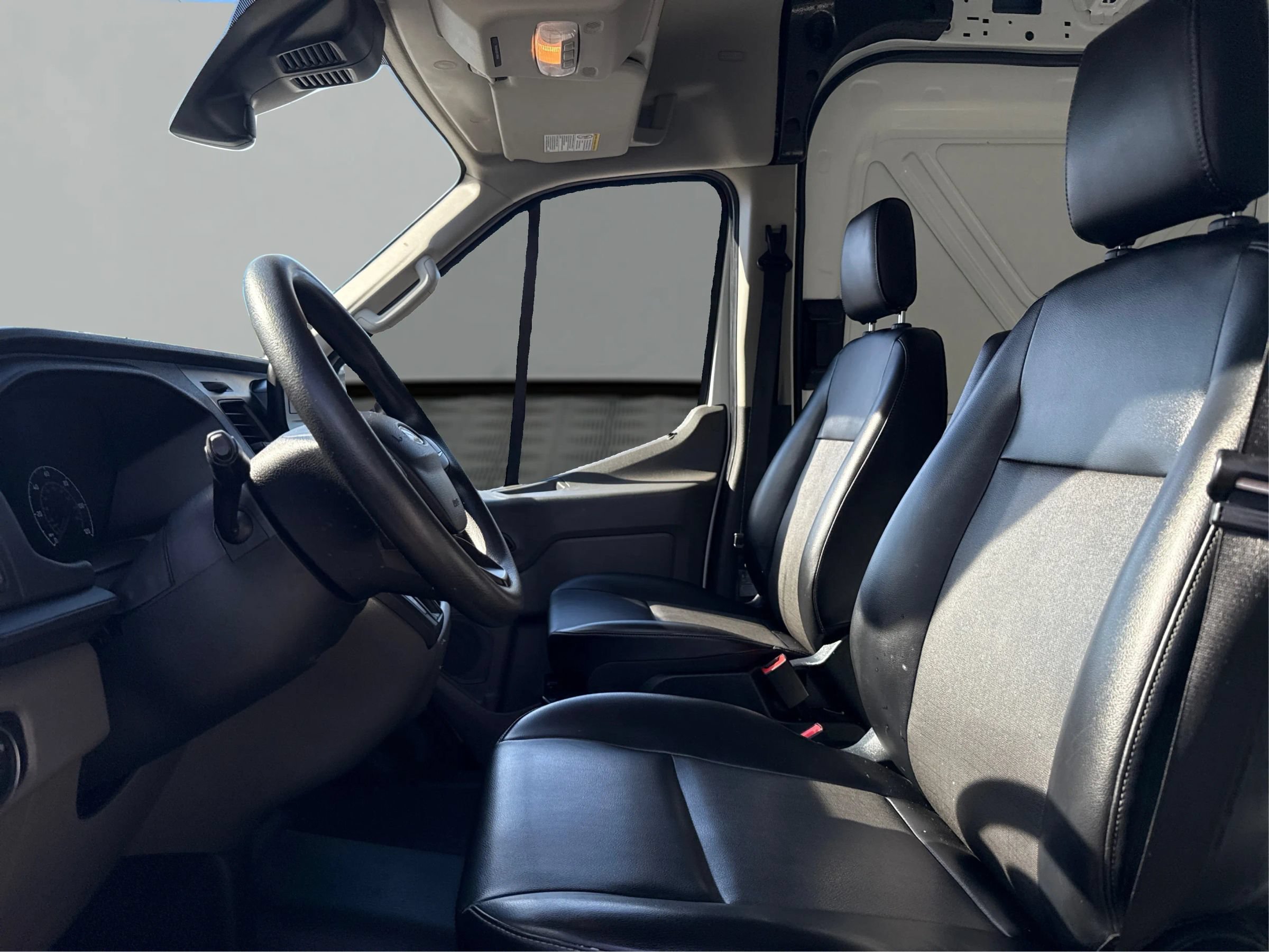 Used 2020 Ford Transit 250 Medium Roof AWD image 9