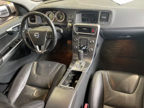 Used 2012 Volvo S60 T5 image 16