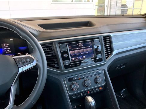 Used 2023 Volkswagen Atlas Cross Sport SE image 14