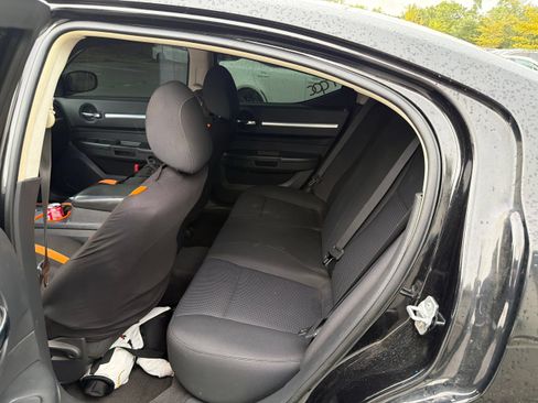 Used 2010 Dodge Charger RWD image 11