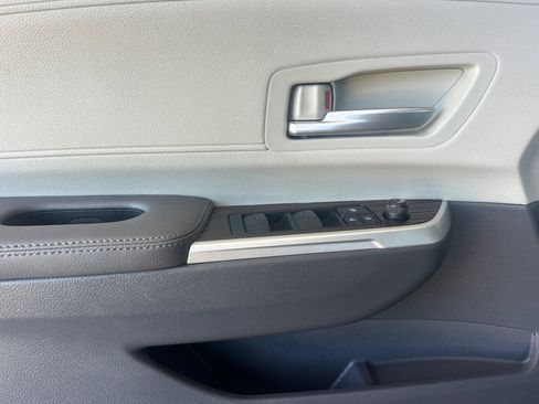 Used 2023 Toyota Sienna XLE FWD image 12