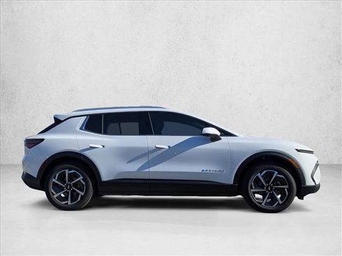 New 2026 Chevrolet Equinox EV LT image 4