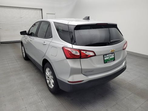Used 2021 Chevrolet Equinox LS w/ LS Convenience Package FWD image 5