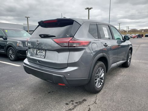 Used 2025 Nissan Rogue S image 4