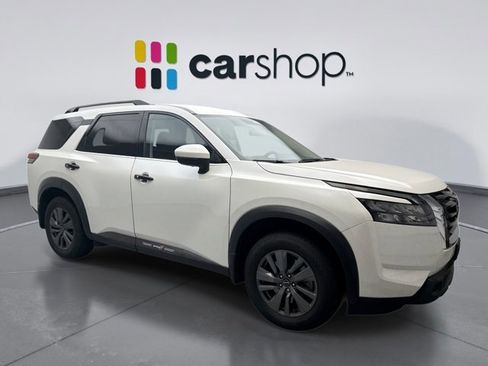 Used 2024 Nissan Pathfinder SV FWD image 7