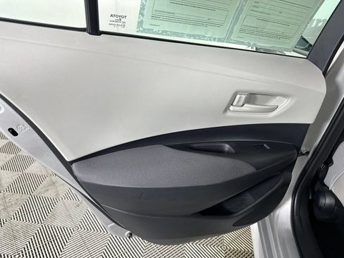 Used 2025 Toyota Corolla LE FWD image 23