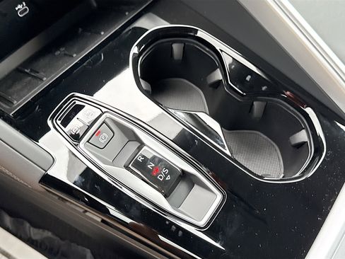 New 2025 Audi Q5 Premium image 27