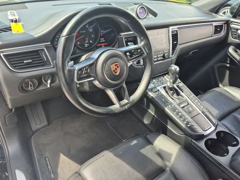 Used 2017 Porsche Macan GTS w/ Premium Package Plus AWD/4WD image 10