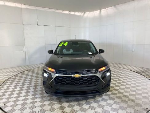 Used 2024 Chevrolet Trax LS w/ LS Convenience Package FWD image 21