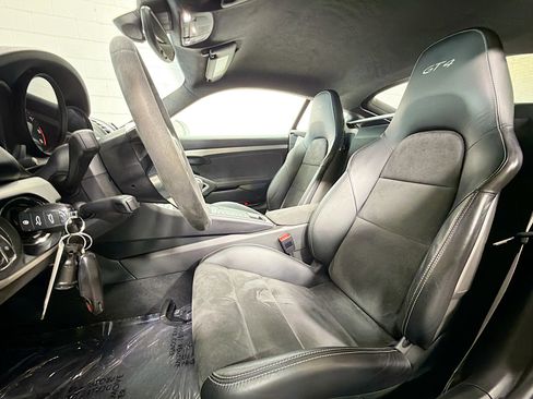 Used 2016 Porsche Cayman GT4 image 5