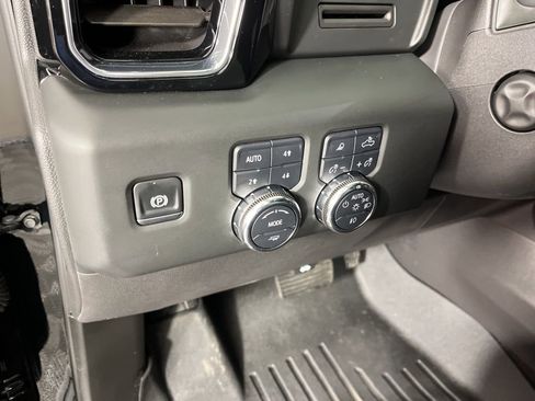 Certified 2025 GMC Sierra 1500 Denali image 27