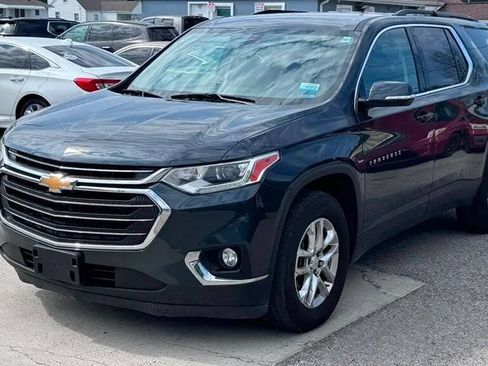 Used 2019 Chevrolet Traverse LT FWD image 2