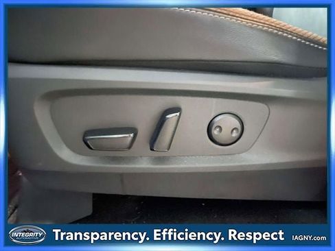 Used 2025 Nissan Pathfinder SL AWD/4WD image 18