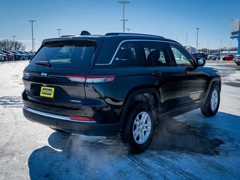 Used 2023 Jeep Grand Cherokee Laredo image 6