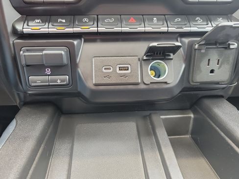 Used 2020 GMC Sierra 1500 Denali w/ Denali Ultimate Package AWD/4WD image 30