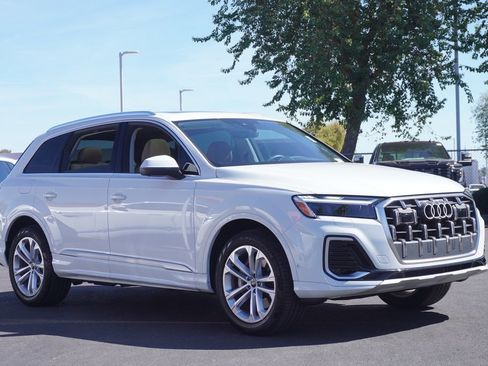 Used 2025 Audi Q7 2.0T Premium Plus image 4