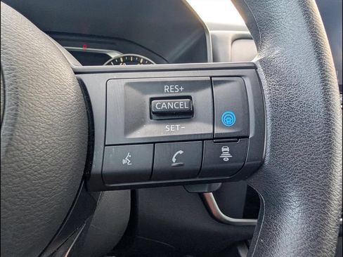 Used 2024 Nissan Rogue SV AWD/4WD image 19