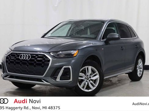 Used 2023 Audi Q5 2.0T Premium w/ Convenience Package image 1