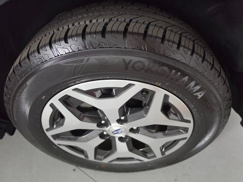 Certified 2023 Subaru Forester Premium AWD/4WD image 10