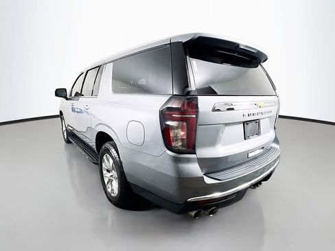 Used 2023 Chevrolet Suburban Premier w/ Advanced Technology Package AWD/4WD image 9