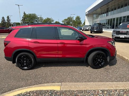 Used 2024 Honda Passport Black Edition image 8