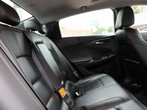 Certified 2018 Chevrolet Malibu LT w/ Leather Package FWD image 10