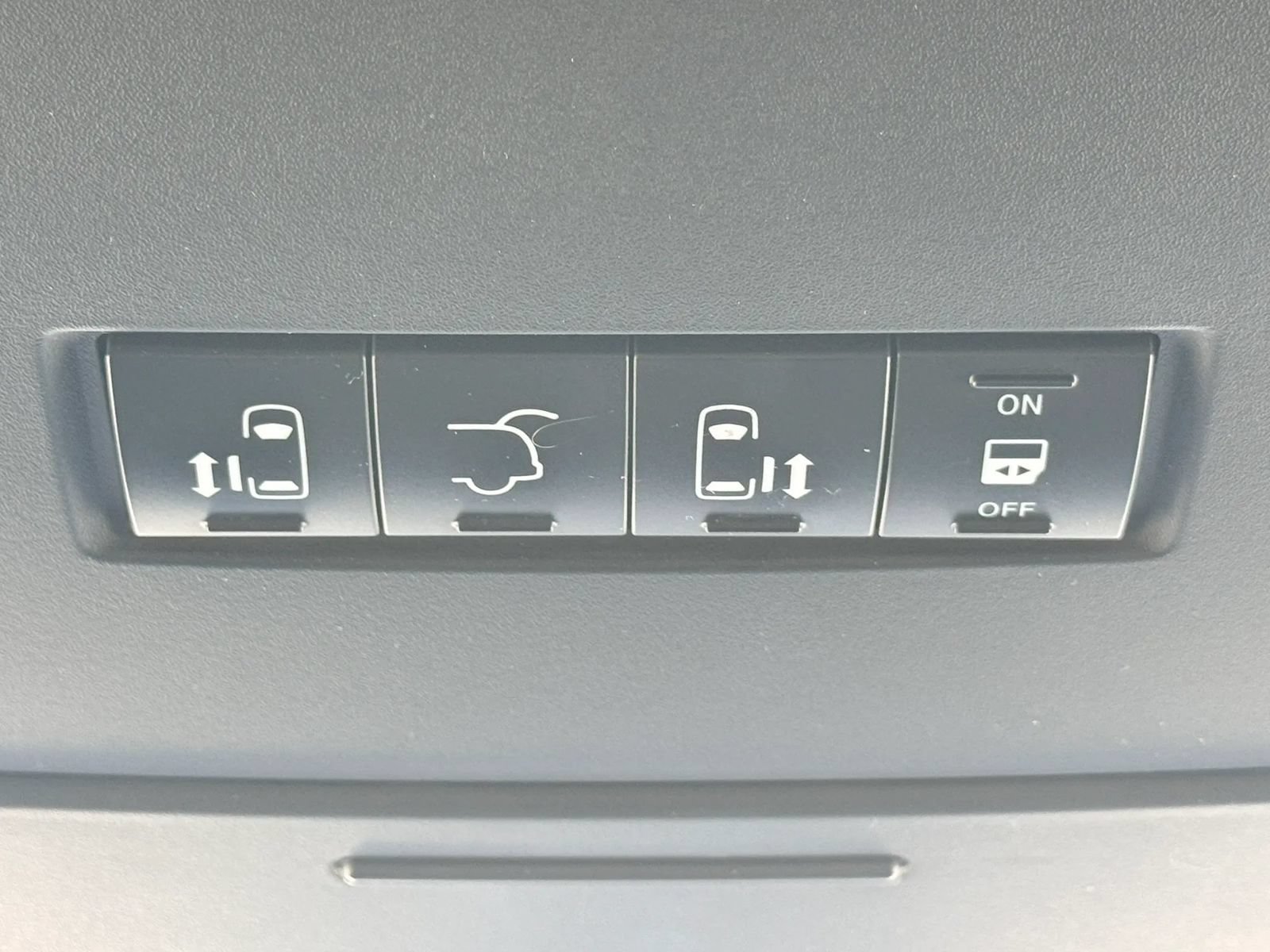 Used 2019 Dodge Grand Caravan SXT FWD image 35
