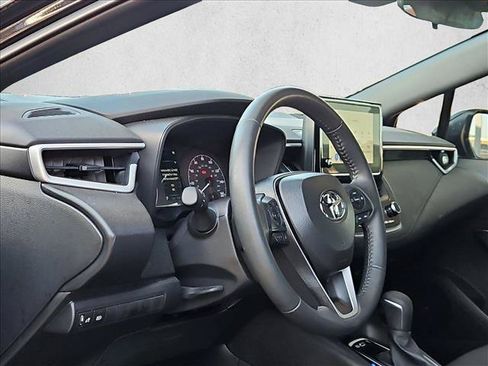 Used 2025 Toyota Corolla SE FWD image 9