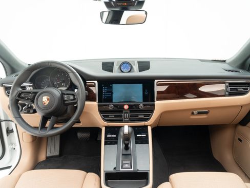 Certified 2023 Porsche Macan S AWD/4WD image 28