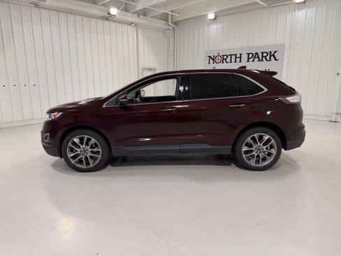 Used 2017 Ford Edge Titanium w/ Equipment Group 301A AWD/4WD image 2