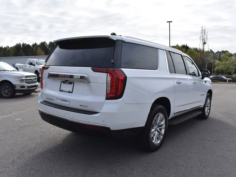 Used 2021 GMC Yukon XL SLT AWD/4WD image 9