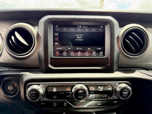 Used 2021 Jeep Wrangler Unlimited Sport AWD/4WD image 13